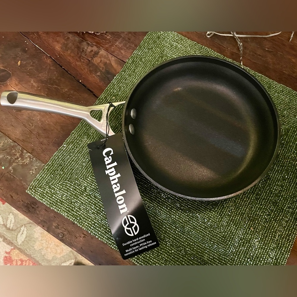Williams Sonoma Calphalon Black Nonstick Fry Pan. NWT